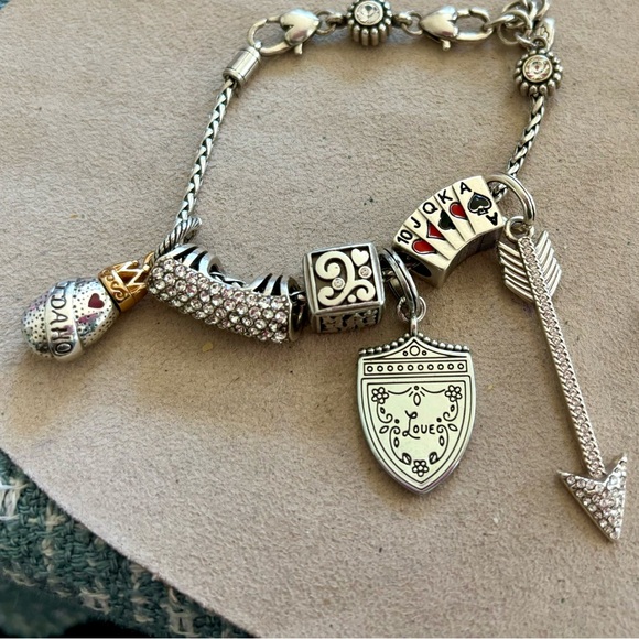 🆕 Brighton Love Medaille Shield Amulet charm engraved with flower border NWOT - Picture 5 of 7